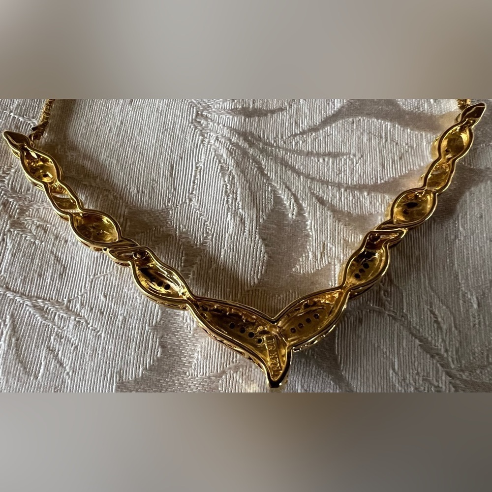 DIAMOND “V” Necklace - Picture 4 of 6